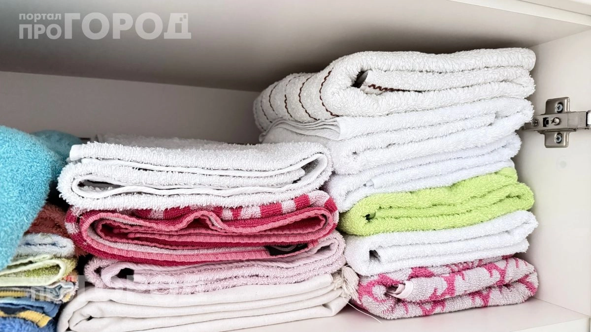 Забудьте про жесткие полотенца: добавьте этот продукт в стиральную машину и они станут нежнее шелка