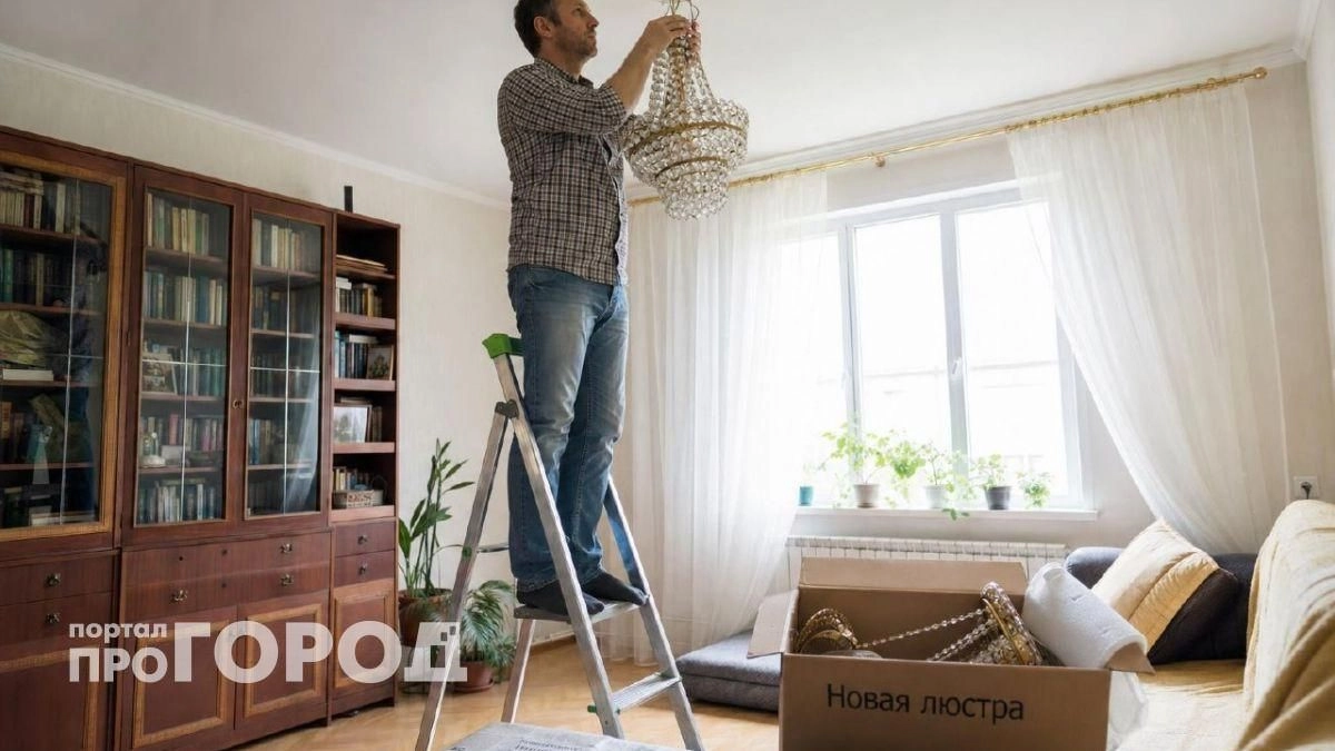 Забудьте про люстры в центре комнаты: вот как один дизайнерский прием визуально приподнимает потолки
