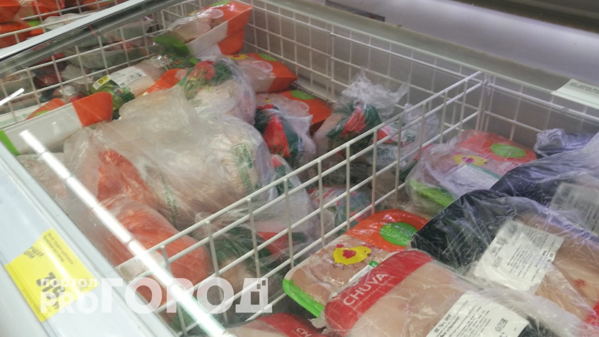 Срочно проверьте свою холодильную полку: повар назвал часть курицы, которая серьезно вредит здоровью