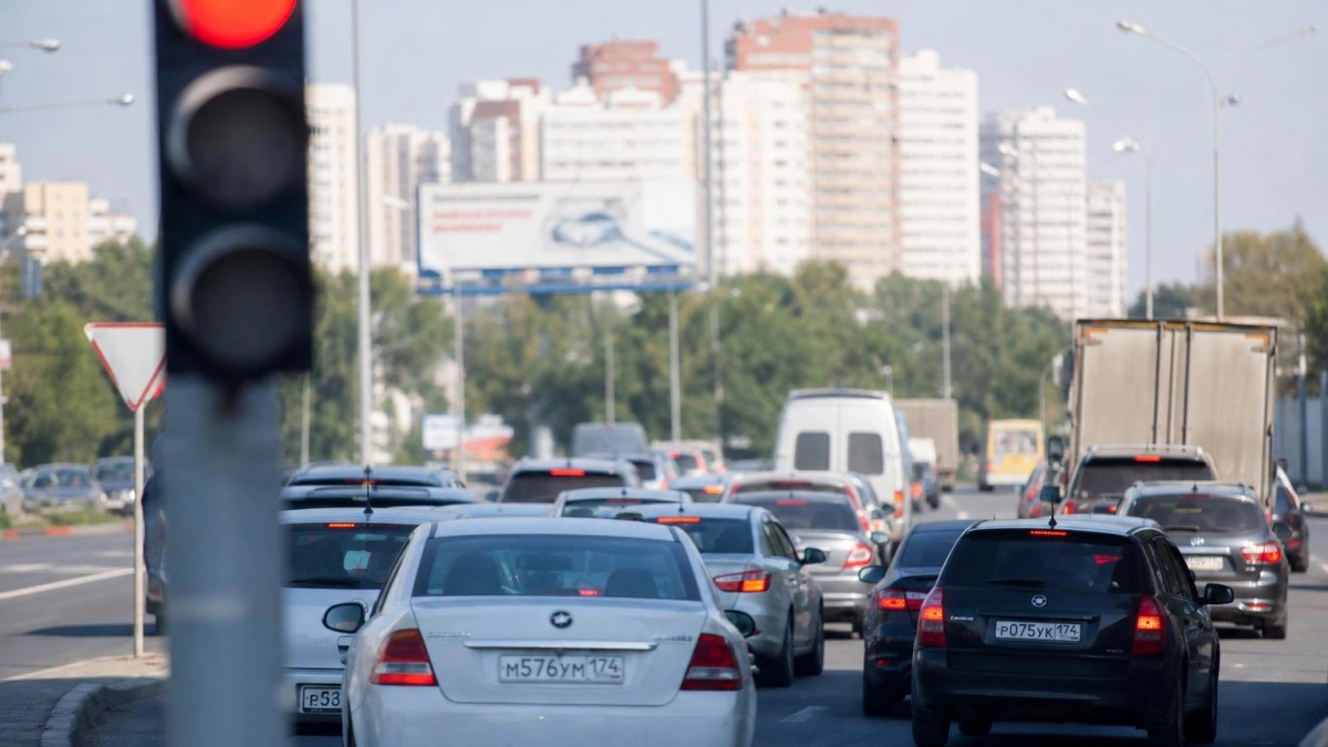 Уфимцы попросили изменить режим светофора на Уфимском шоссе из за пробок