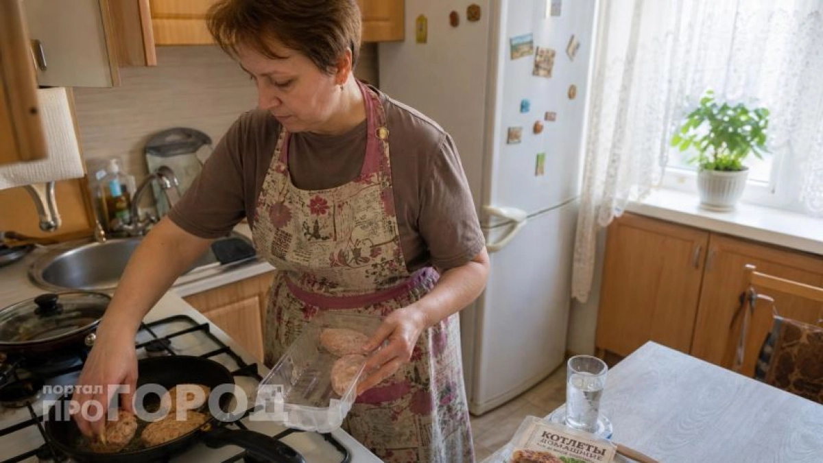 Перестаньте мучиться с сырыми или пригоревшими котлетами: два простых приема обеспечат идеальную корочку