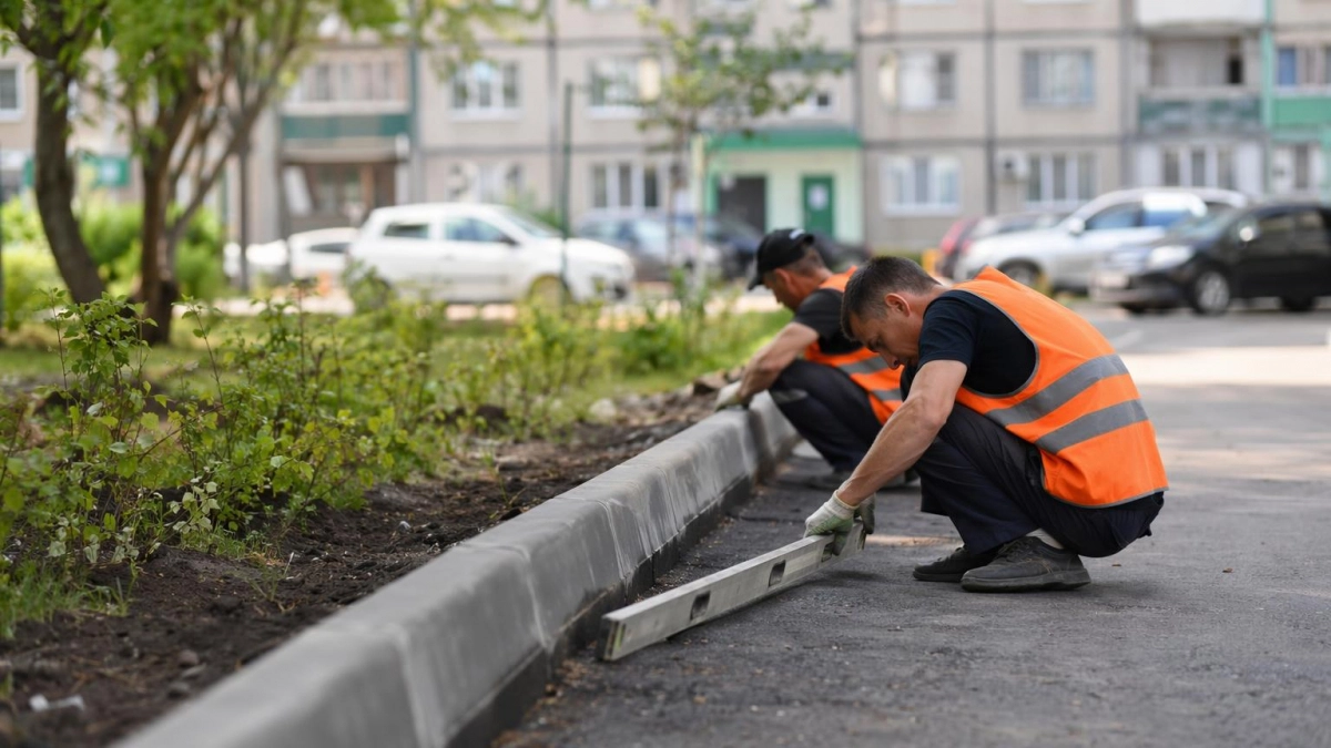 В Уфе жителям предложили решать ямочный ремонт двора через строку Содержание