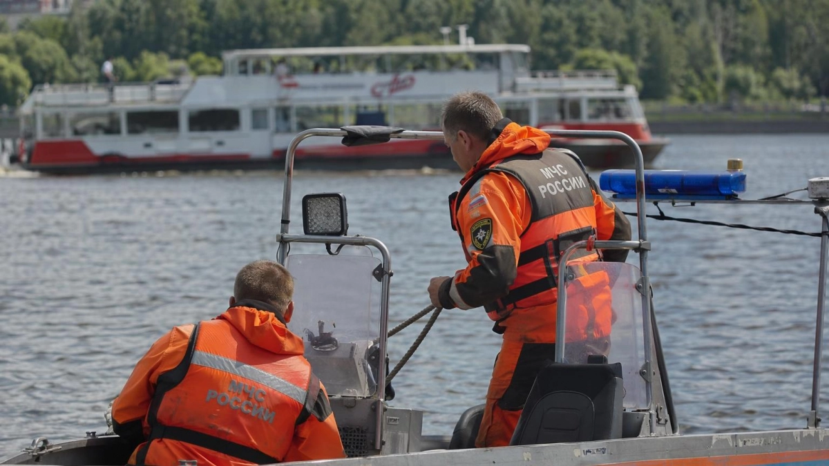 В Уфе отработали спасение 65 человек при пожаре на теплоходе «Чайка»