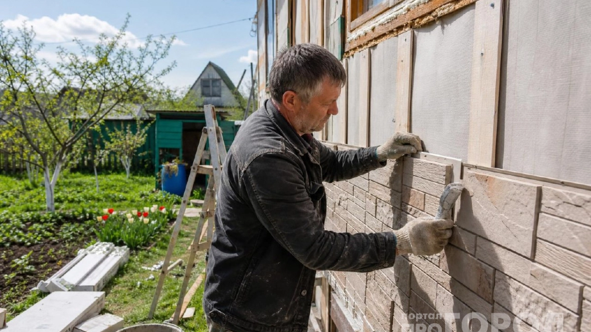 Бросайте сайдинг в мусорку: как обшить фасад своими руками за копейки и получить дом как с картинки