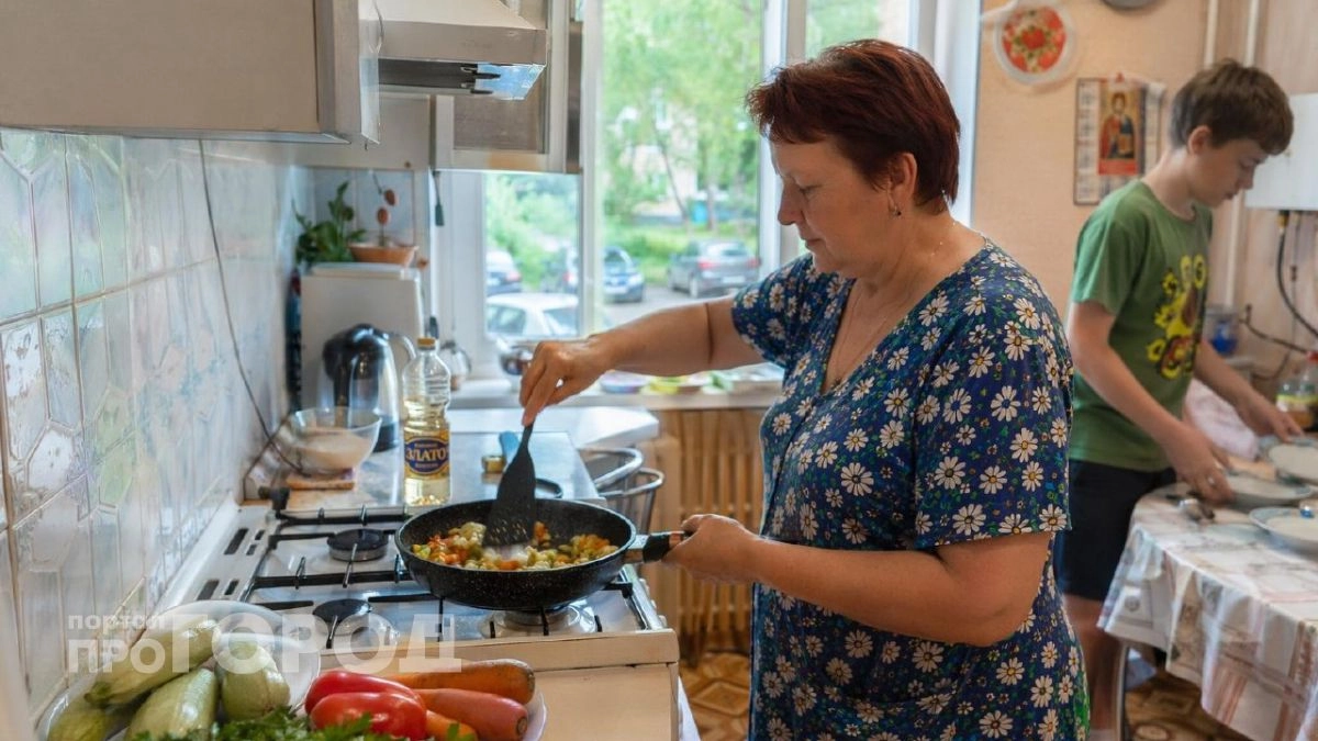 Перестаньте совершать эту ошибку при жарке: правильный способ нанесения масла сохранит вашу сковороду навсегда