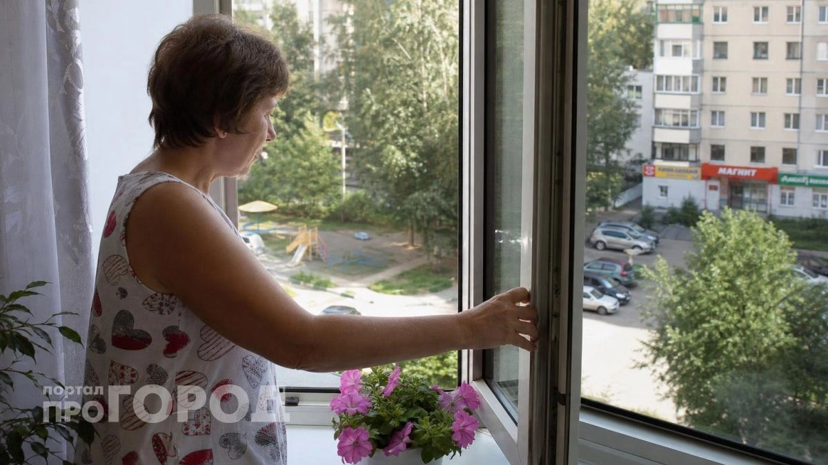 Перестаньте совершать эту ошибку при работе кондиционера: узнайте, почему открытое окно опасно для техники