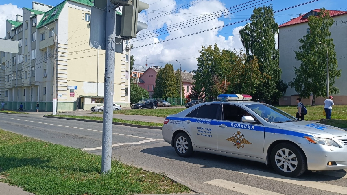 Предупреждаете встречных о гаишниках: почему это действие может обернуться для вас серьезным штрафом