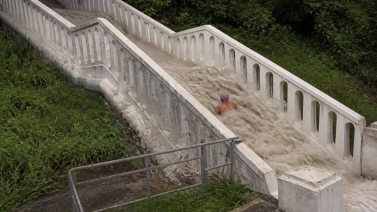 В Уфе объяснили, почему после ливня вода на улицах уходит не сразу