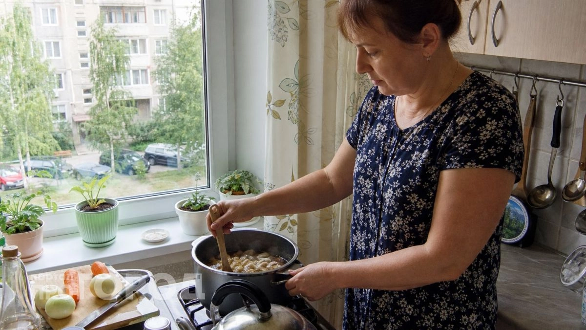 Перестаньте гадать насчет пенки в бульоне: вот простое правило для идеальной прозрачности вашего супа