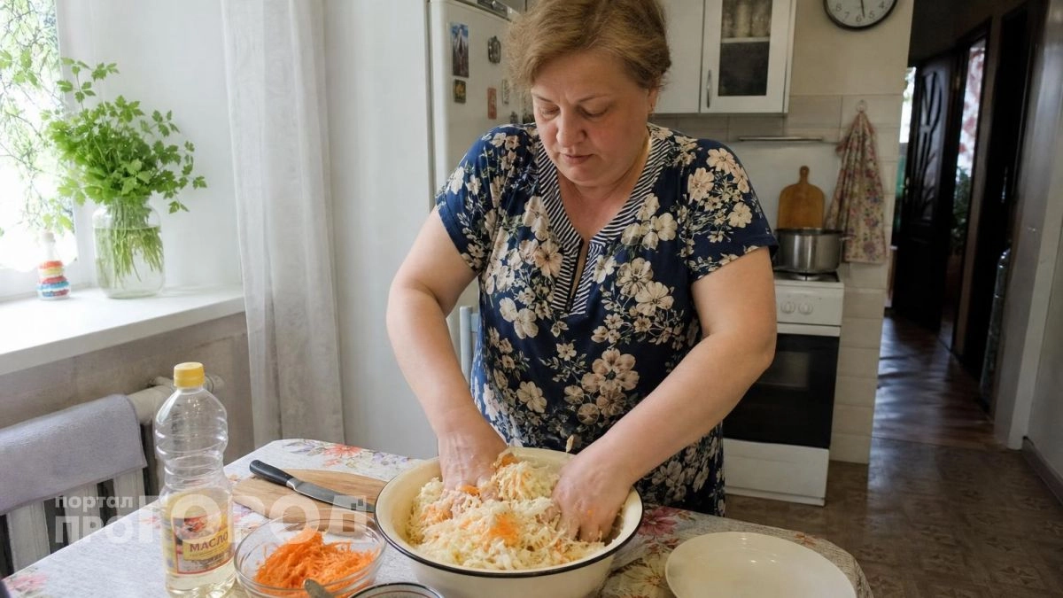 Забудьте про скучную квашеную капусту: эта острая закуска по-корейски готовится в разы быстрее и вкуснее