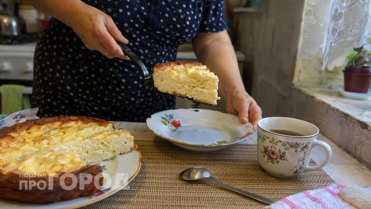 Больше не трачу время на тесто: насыпной пирог три стакана получается сочнее шарлотки без лишних усилий