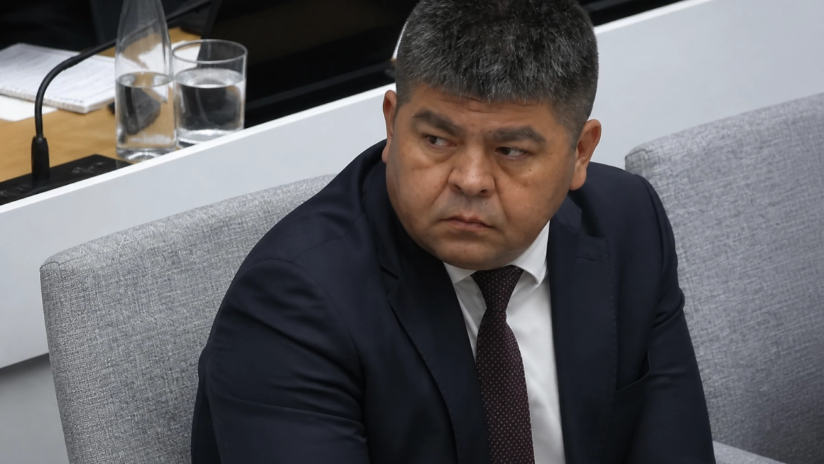 И о мэра Уфы Рустам Шарипов заявил что мог отказаться от назначения