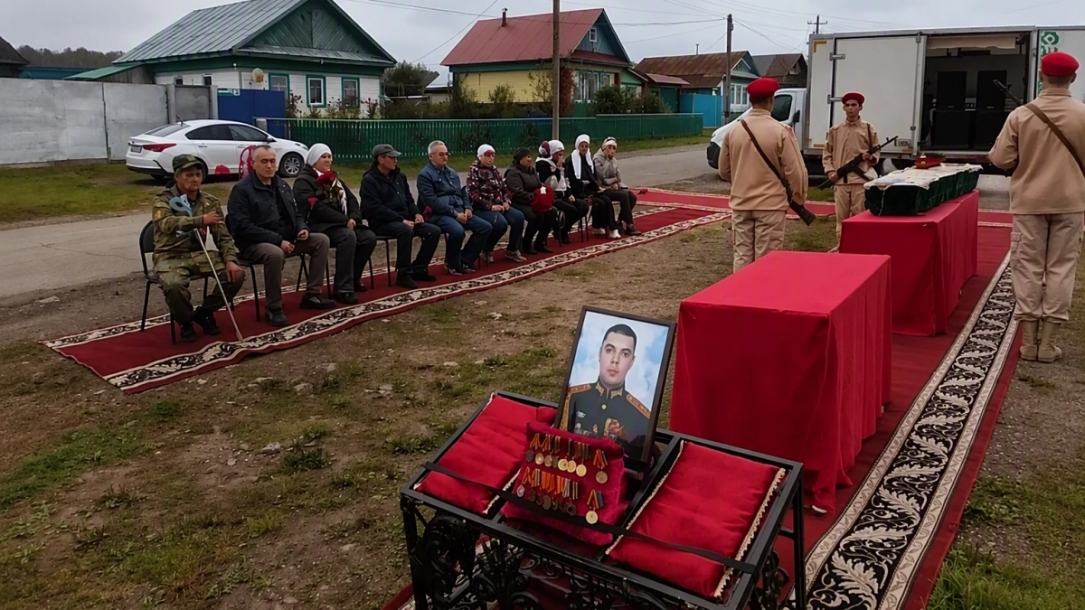 В Башкирии простились с гвардии майором Денисом Гайфуллиным, ветераном Сирии