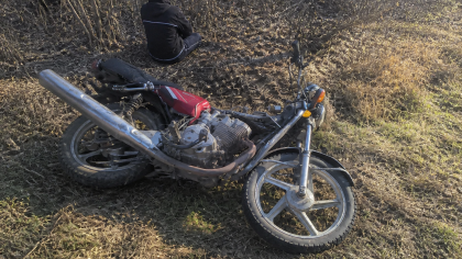 В Башкирии водитель мопеда погиб в ночном ДТП на трассе с Kia
